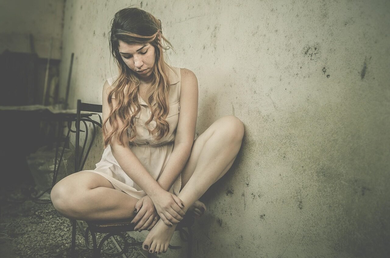 model, woman, pretty, bella, posing, photography, dress, legs, feet, blonde, body, sexy woman, beautiful, chair, sitting, attractive