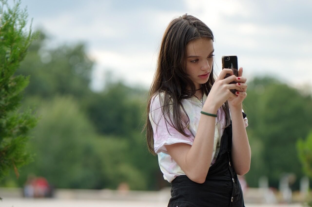 girl, teenager, taking photos, smartphone, outdoors, park, nature, trees, shortly, looking, watching, photographing, pretty