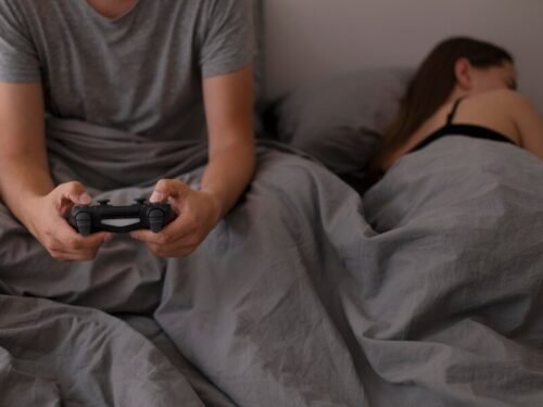 Seksas su nekalta mergina? Kaip užmegzti pirmąjį seksą su nekalta mergina? Nekaltybės patikrinimas.