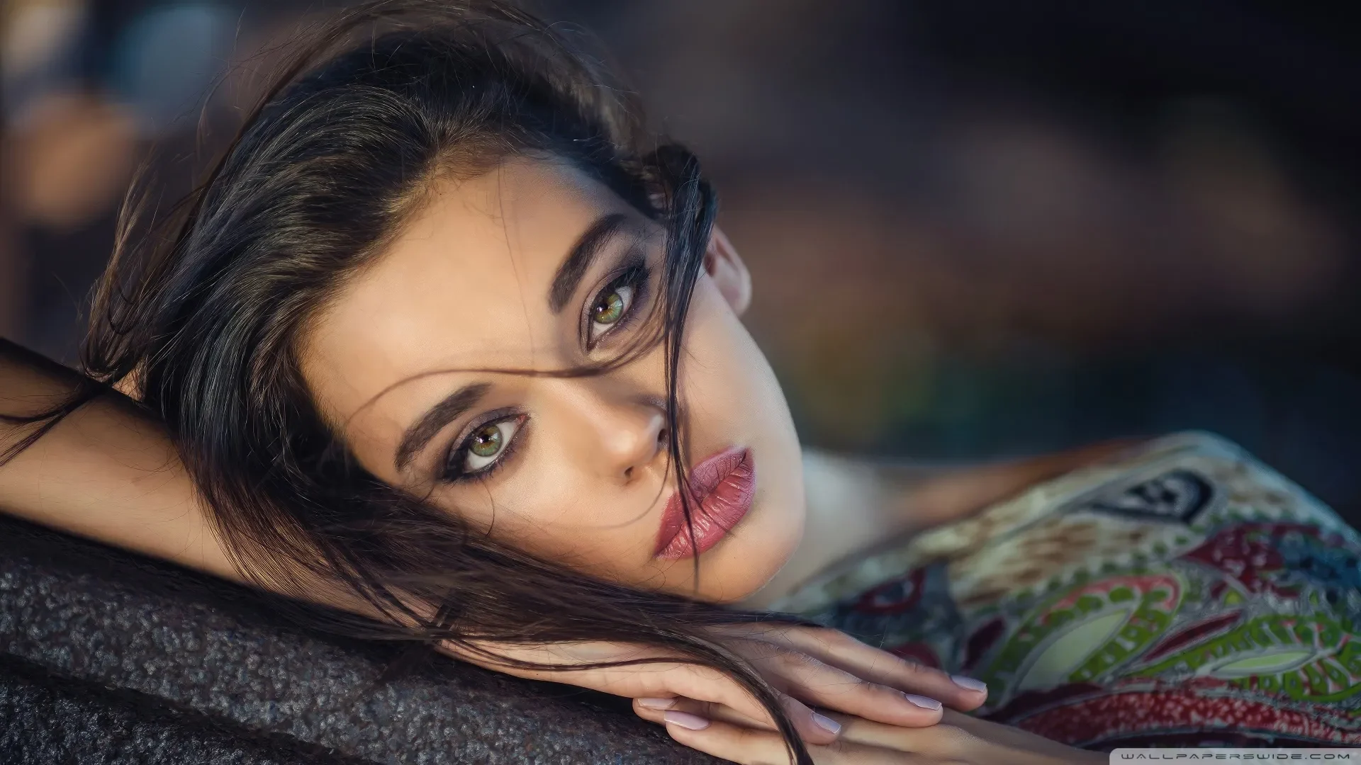 Beautiful girl with beautiful eyes wallpaper 1920x1080