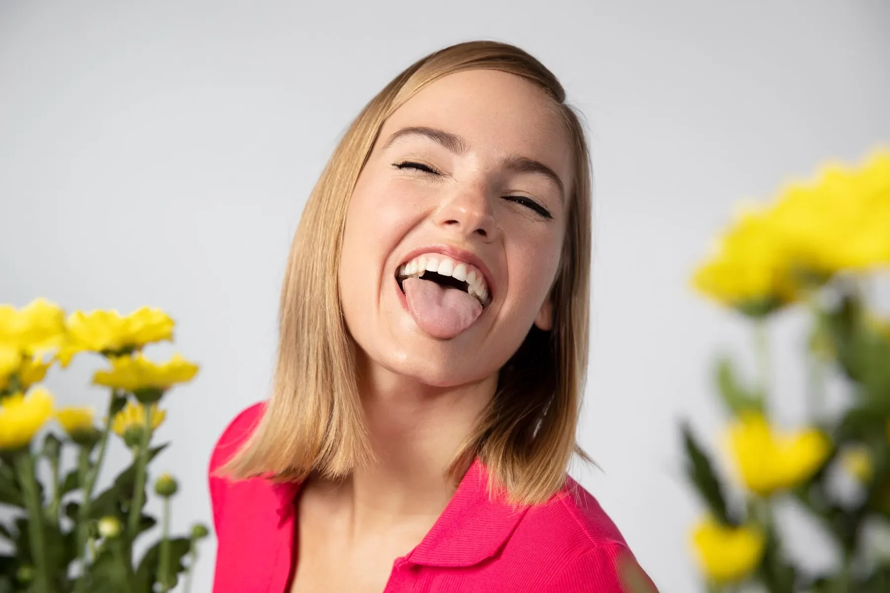Close up portrait beautiful woman with flowers