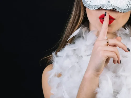 Valdovės gidas. Kaip pamylėti vaikiną. Ar paklusite mano kištukui?