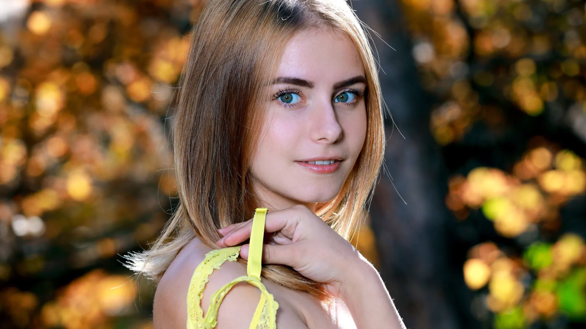 Dakota pink back zip met art yellow bra forrest pose look