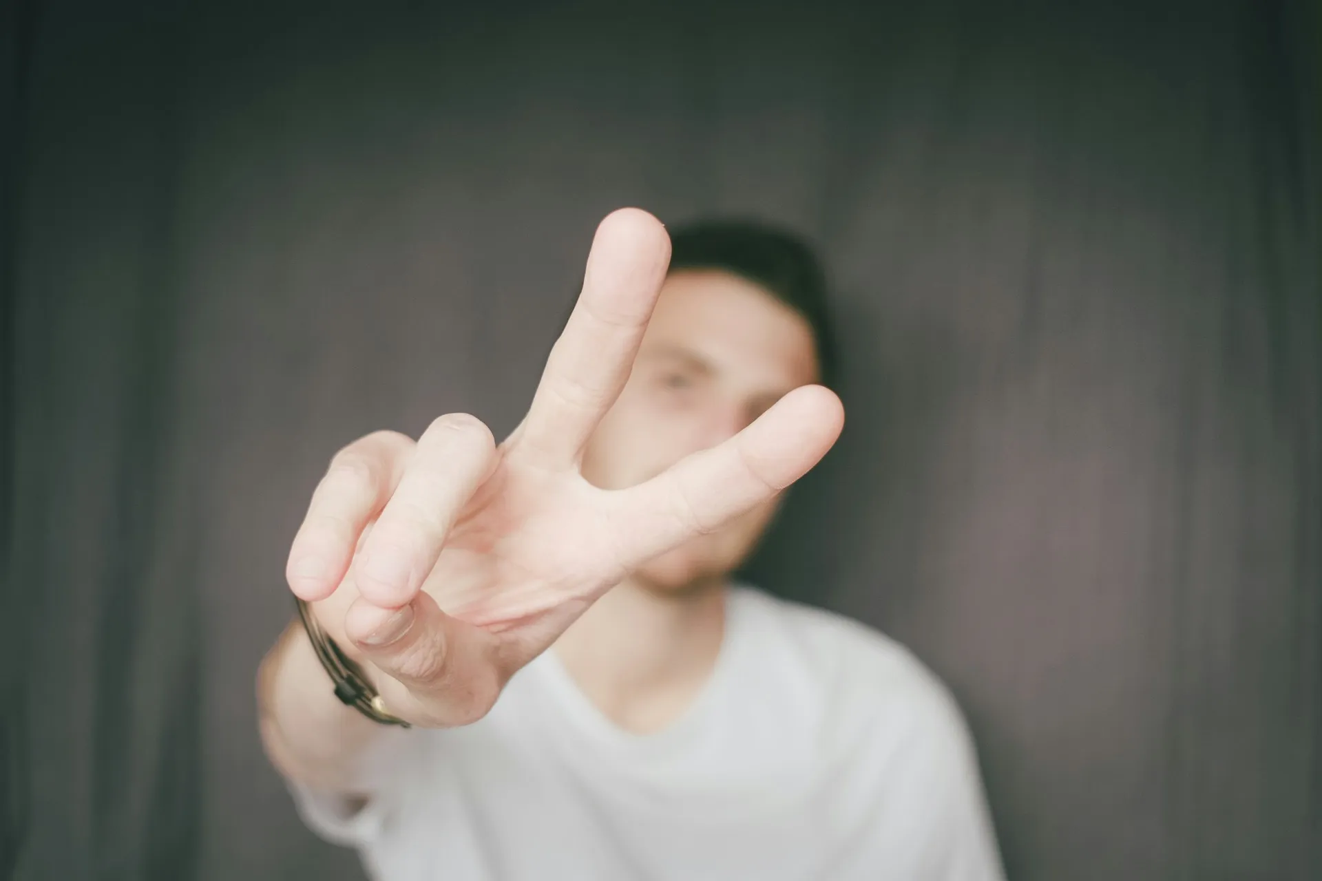 Dan burton AVoJ8MOQDfU unsplash