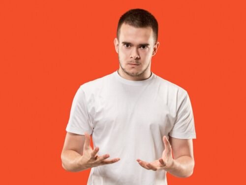 Kaip vyras priverčia merginą tenkinti intymiai: 5 smurtautojo frazės