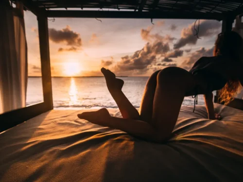 Moterų patarimai, kaip masturbuotis. Nr.107. „Ar tikrai visos merginos pradeda masturbuotis nuo pagalvės?“