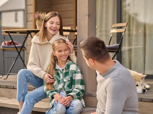 Vaikai paprastai tai daro pasislėpę. Jei užklupome, kaip elgtis?