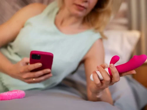 Abipusė masturbacija: dar vienas įrankis jūsų sekso žaislų dėžutėje (4 dalis)