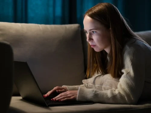 Moterys, turinčios priklausomybę nuo pornografijos (2 dalis)