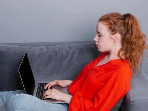 Mergina priklausoma nuo pornografijos: Ką reikia žinoti, kad išsilaisvintumėte (4 dalis)