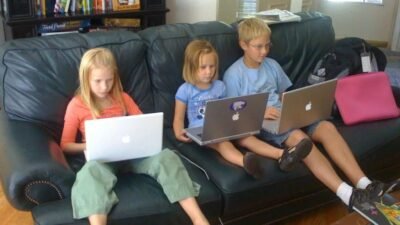 Paauglių priklausomybės nuo interneto rūšys ir kaip su ja kovoti. Paauglių priklausomybės nuo interneto problema.