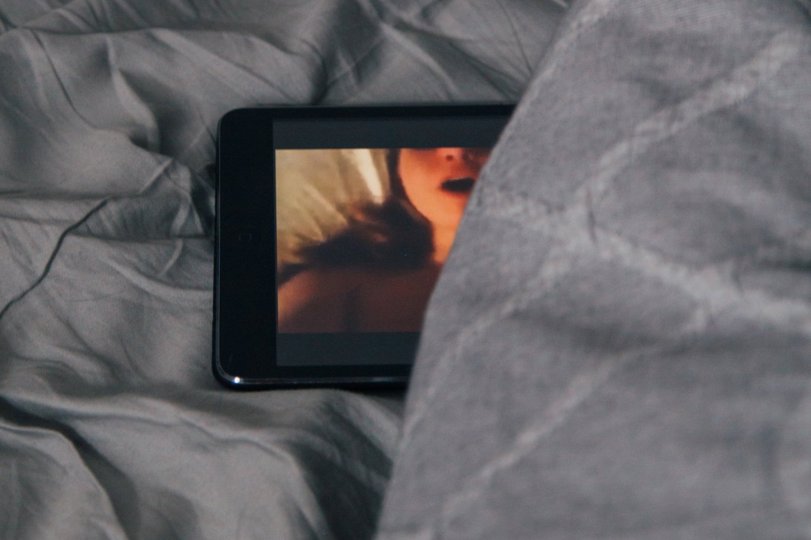 Daugelis žmonių gali žiūrėti pornografiją be neigiamų pasekmių ir naudoti ją kaip greitą streso mažinimo būdą