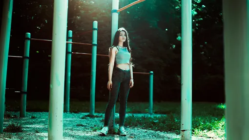 Galite pakelti krūtinę naudodami horizontalią juostą, bet pirmiausia turite sustiprinti rankų ir nugaros raumenis