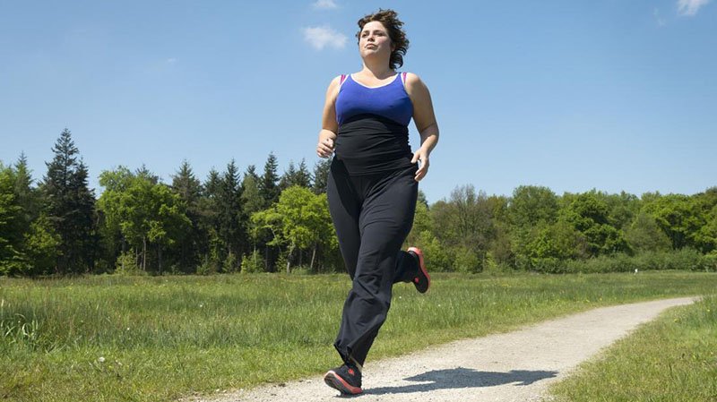 5 natūralūs būdai sumažinti krūtų dydį