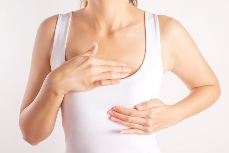 Women can apply the breast massage method to increase the size naturally
