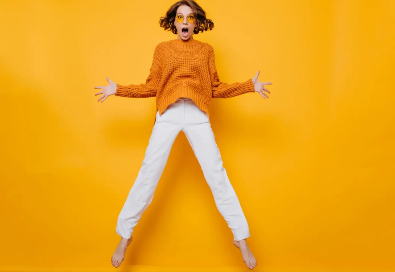 Jumping woman (3)