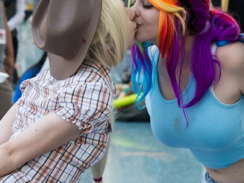 Pirmoji pasaulyje premjerė lesbietė