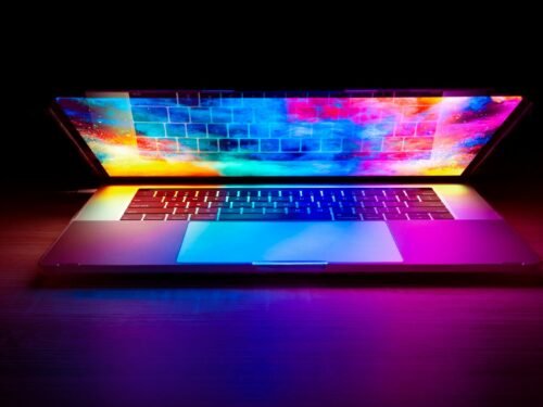 macbook pro turned on displaying music