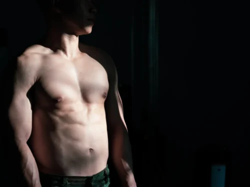 CFNM užduotys: „Nuogas masažuotojas“