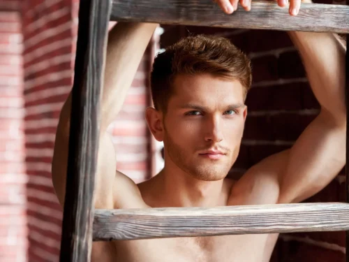 CFNM užduotys: trys pasimatymai