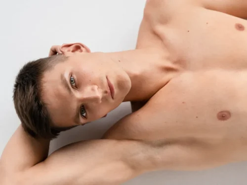 Apnuoginta moteris, nuogas vyras (CFNM), ar esate tai patyrę?