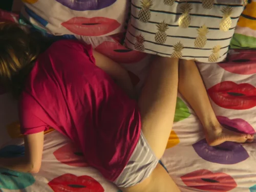 Merginų masturbacijos gidas Nr. 346. Masturbacijos technika „Veidu žemyn“