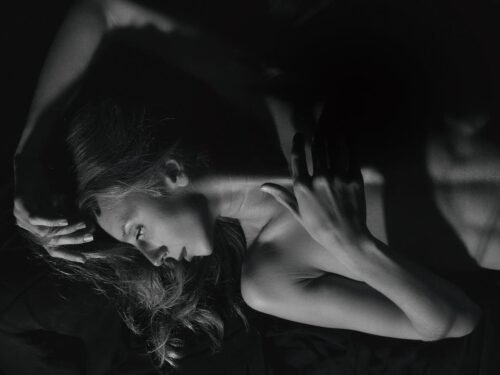 Nuogo kūno fotografija ir darbo su modeliu taktika: techniniai niuansai