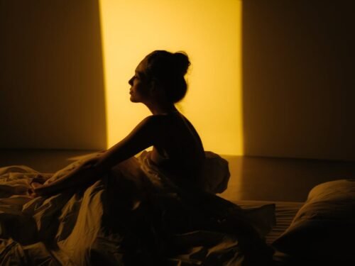 Kad turėtų pinigų kalėdinėms dovanoms, mergina nuspendė parduoti savo nekaltybę