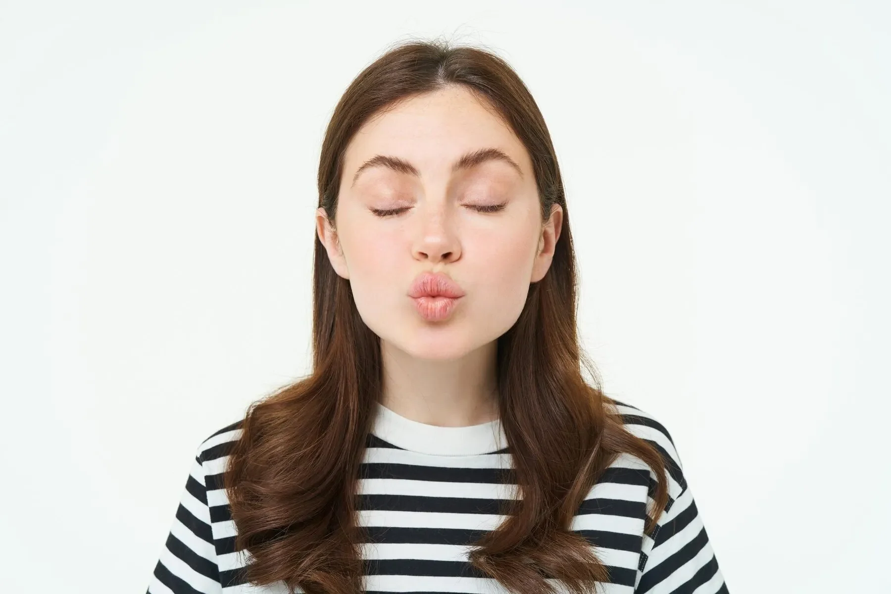 Portrait woman stands with closed eyes