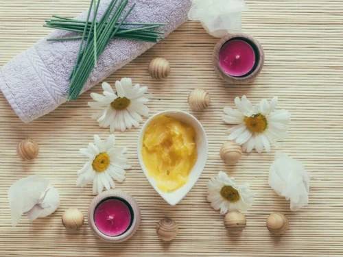 Erotinis masažas: masažo aliejus – būtinas atributas