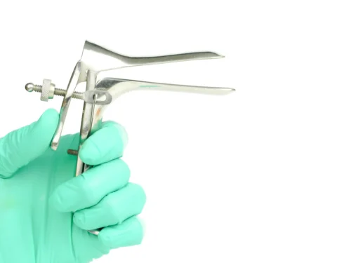 Nekaltų merginų makšties skėtiklis ir mitai apie jį