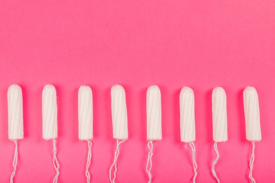 Tamponuose aptikta toksiškų metalų, įskaitant arseną ir šviną. Tamponuose yra toksiškų metalų, įskaitant arseną ir šviną, milijonai moterų gali būti patyrusios neigiamą jų poveikį sveikatai.