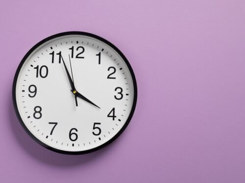 Sieninio laikrodžio prie sienos tvirtinimo instrukcija