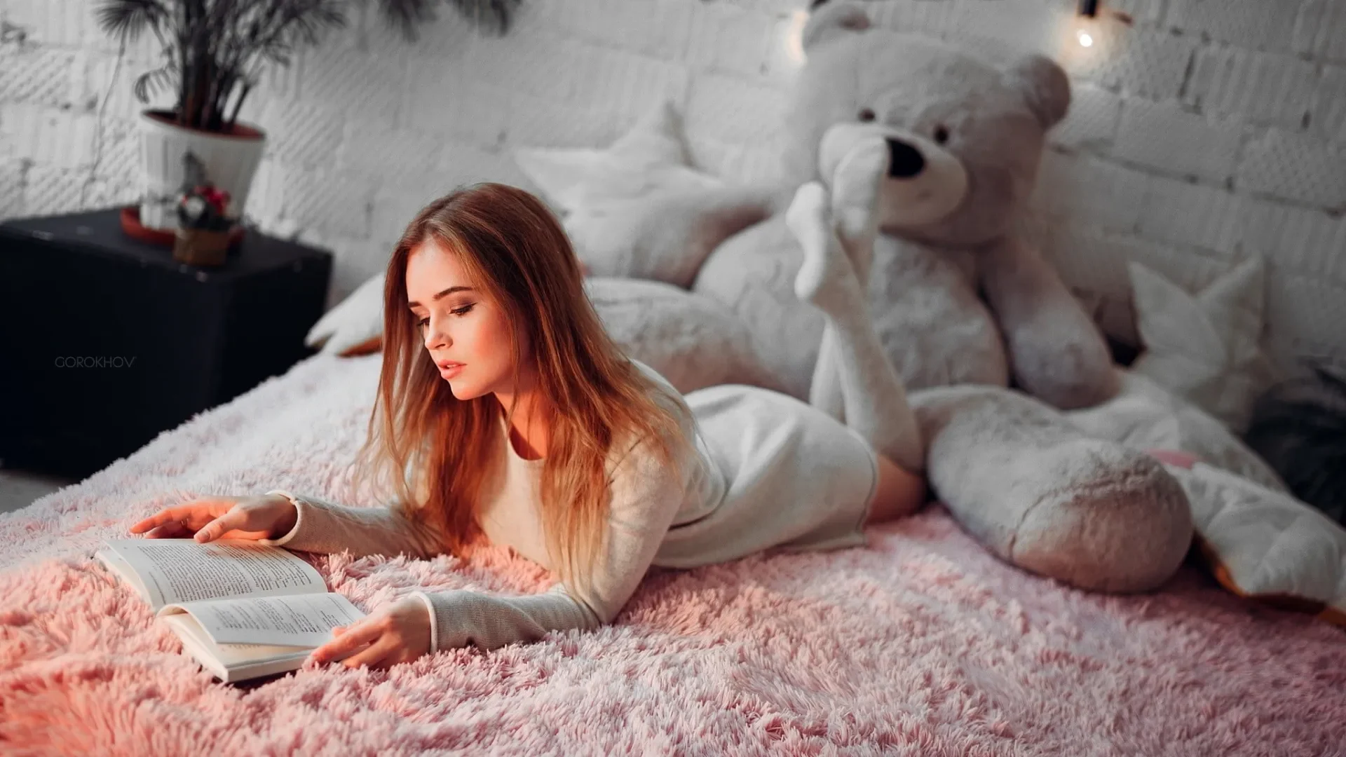 Woman bed (25)