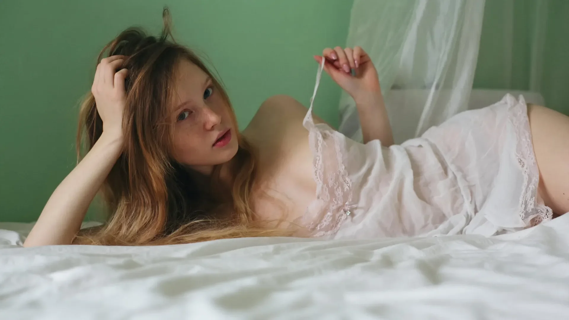 Woman bed (67)