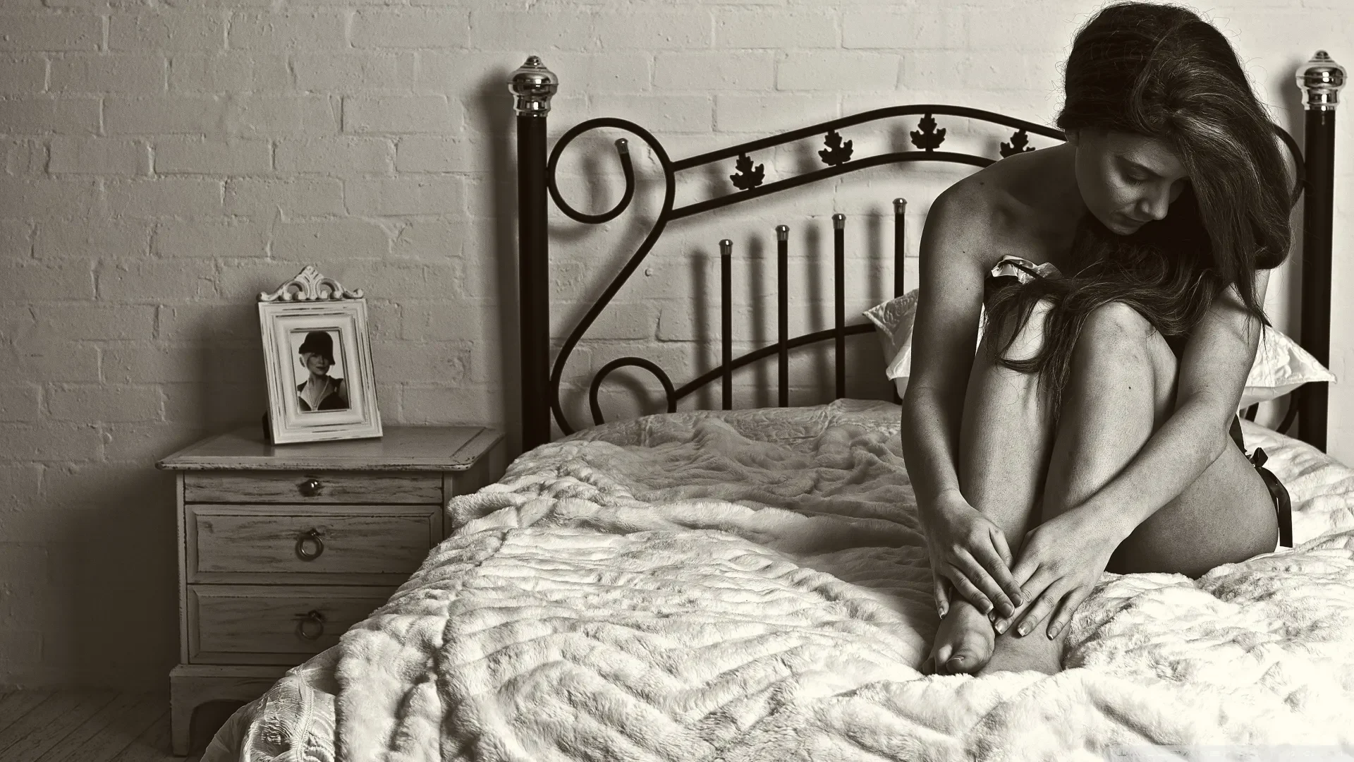 Woman bed (75)
