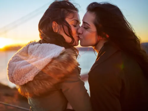 Mokslininkai ištyrė, kodėl moterys tampa lesbietėmis