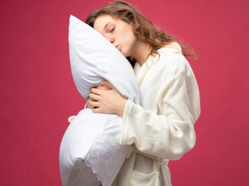 „Putytės stimuliacija su pagalve“: 48 geriausios pozos ir seksualūs būdai, kaip merginai tai daryti teisingai (6)