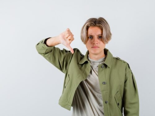 Asekaualai savanoriškai atsisakė lytinių santykių