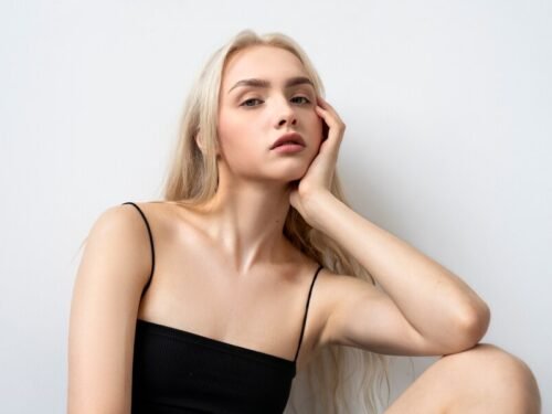 Moterų patarimai, kaip masturbuotis. Nr. 81. „Visada jaučiu tą nedidelį dilgčiojimą, kai su mano krūtimis žaidžiama arba jos čiulpiamos“